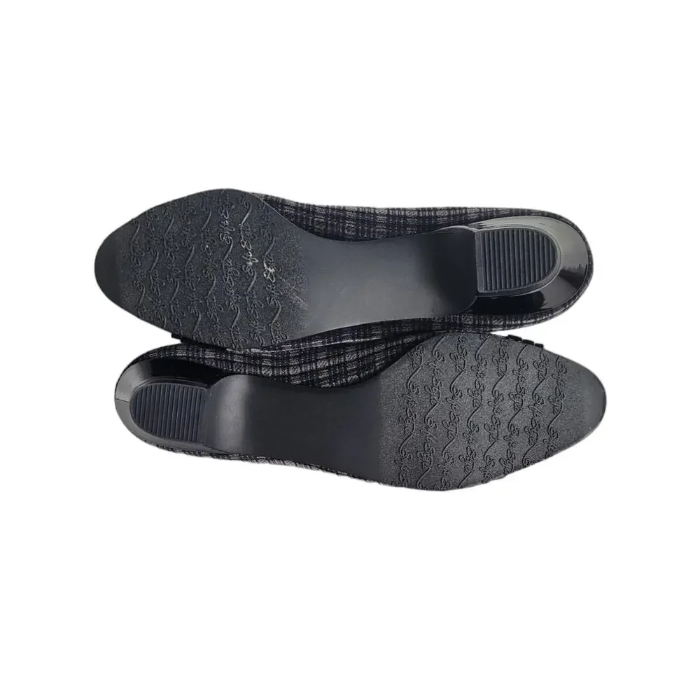 Soft Style Women's Hush Puppies Company Black Velvet Plaid Pumps Slip On Size 8N